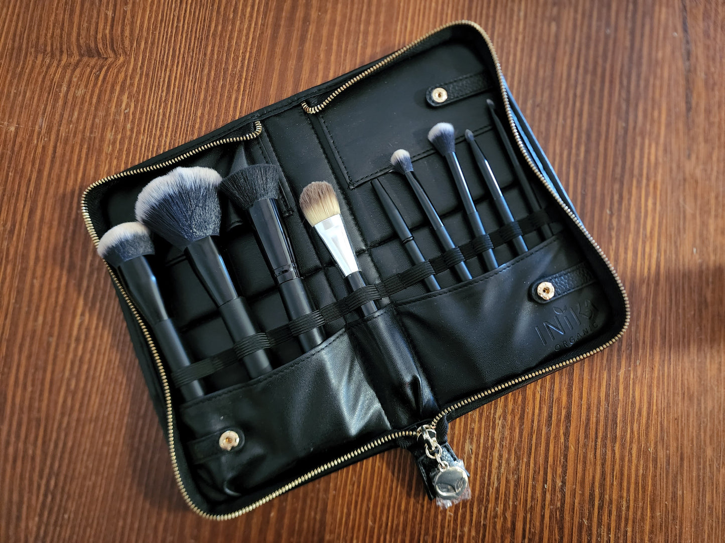 INIKA Vegan Brush Case
